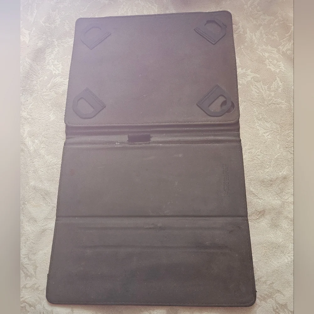 ⚠️Free bundle item- tablet case cover with stand